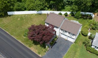 4 Lee Cir, Bloomfield, CT 06002