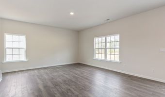 1040 Misty Creek Dr, Aberdeen, NC 28315