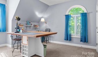 11 Hearthstone Dr, Asheville, NC 28803