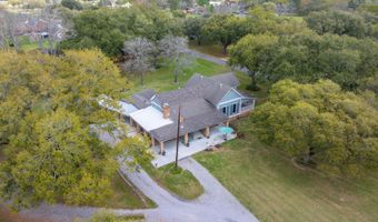 8916 Eastwood Dr, Abbeville, LA 70510