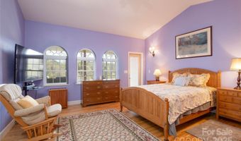 12 Riverview Dr, Bakersville, NC 28705