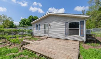 943 Howell, Adrian, MI 49221