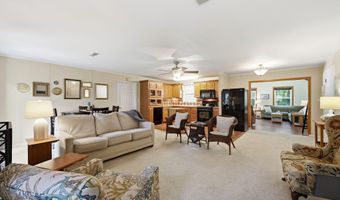 614 Country Club Dr, Arapahoe, NC 28510