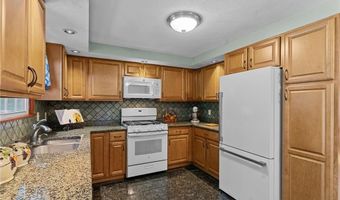 72 Winifred Ave, Warwick, RI 02889