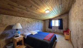 30 Alum Creek Rd, Aladdin, WY 82710