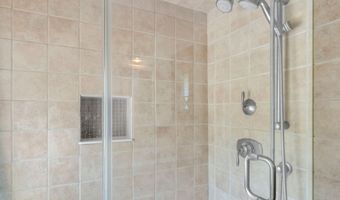 136 S Main St, Allentown, NJ 08501