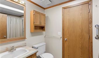 15038 Fairmount Rd, Basehor, KS 66007