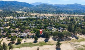 900 Cypress Point Loop, Ashland, OR 97520