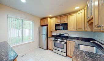 68 Virginia Ave 14, Danbury, CT 06810