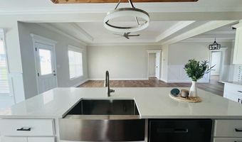 173 Indian Creek Cir, Adel, GA 31620