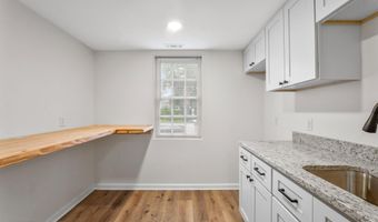609 Carteret St 2, Beaufort, SC 29902
