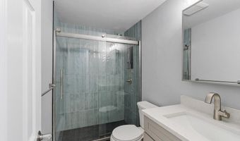 20 Colonial Dr 10, Andover, MA 01810