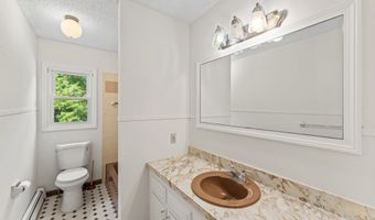 26 Harbor Ridge Rd, Danbury, CT 06811