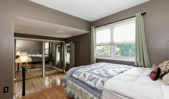 40 Dockage Rd, Bayville, NJ 08721
