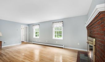 5 Austin Rd, Amherst, NH 03031