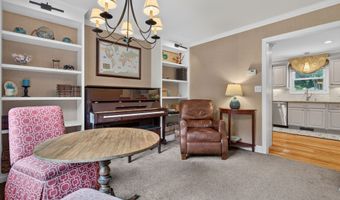 2 Oleander Dr, Clinton, CT 06413