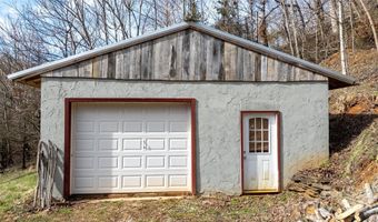 38 Buchanan Hill Rd, Bakersville, NC 28705