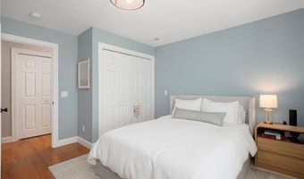 105 Hunting Hill Dr, Cumberland, RI 02864