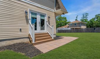 168 Leonardville Rd, Belford, NJ 07718
