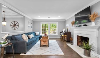8605 ARDFOUR Ln, Annandale, VA 22003