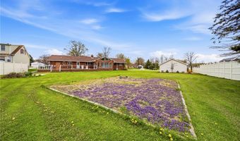 1584 Hemlock Dr, Ashtabula, OH 44004