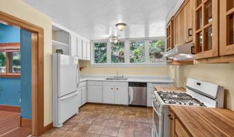 71 Scenic Dr, Ashland, OR 97520