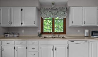 17 Basswood Dr, Bristol, RI 02809