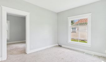 209 S 10Th St, Albia, IA 52531