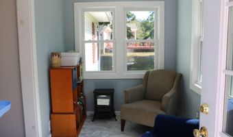 6 Greenfield Dr, Ansonia, CT 06401