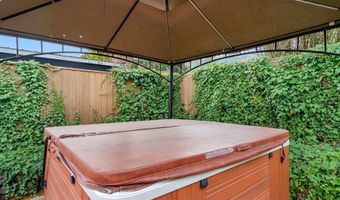 15390 SW DAVIS Rd, Beaverton, OR 97007