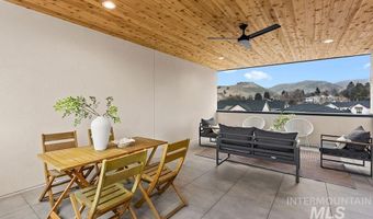3443 N 33rd St Middle Unit, Boise, ID 83703
