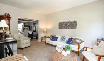 3741 Persimmon Dr, Algonquin, IL 60102