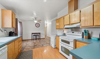 317 7th St, Benton City, WA 99320