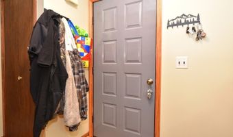 2 Davos Dr E 4, Alloway, NJ 07462