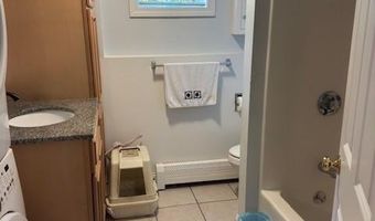 669 Metacom Ave 17, Bristol, RI 02809