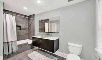 131 W BARRE St W, Baltimore, MD 21201