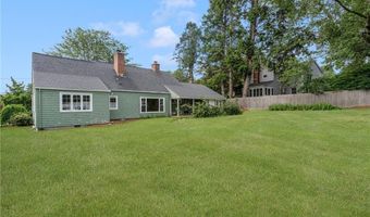 61 Applegate Rd, Cranston, RI 02920