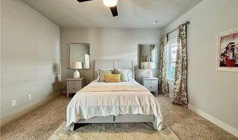 915 NE Heights Ln, Bentonville, AR 72712