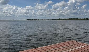 910 VAN Dr, Auburndale, FL 33823