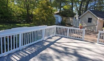 81 Union Ave, Amityville, NY 11701