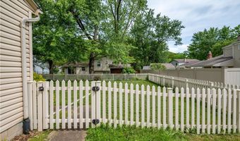 1768 Celeste Cir, Austintown, OH 44511