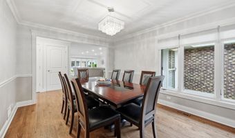 1132 S Fernandez Ave, Arlington Heights, IL 60005