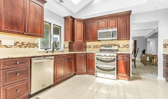 83 The Dell, Albertson, NY 11507