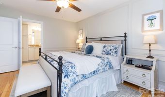 32 Greenwood Fields Dr, Asheville, NC 28804