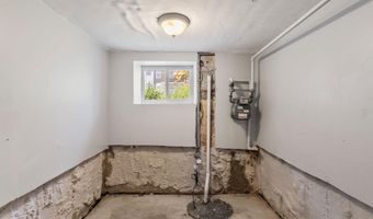 4009 LAURISTON St, Philadelphia, PA 19128