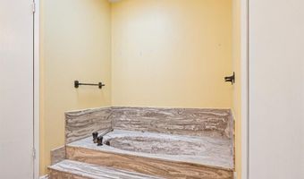 5605 Blair Oaks Dr, The Colony, TX 75056