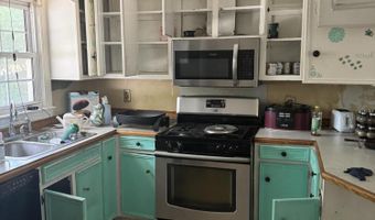2410 Coggins Ln, Ayden, NC 28513