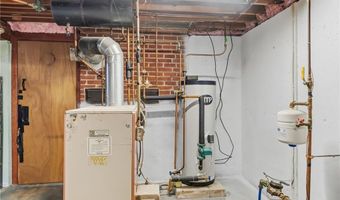 31 Charles St, North Kingstown, RI 02852