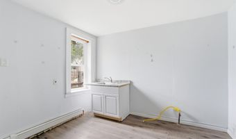 13 COTTAGE St, Bayonne, NJ 07002