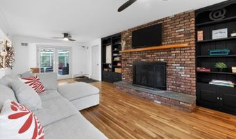 8 Telfer Dr, Alloway, NJ 07418